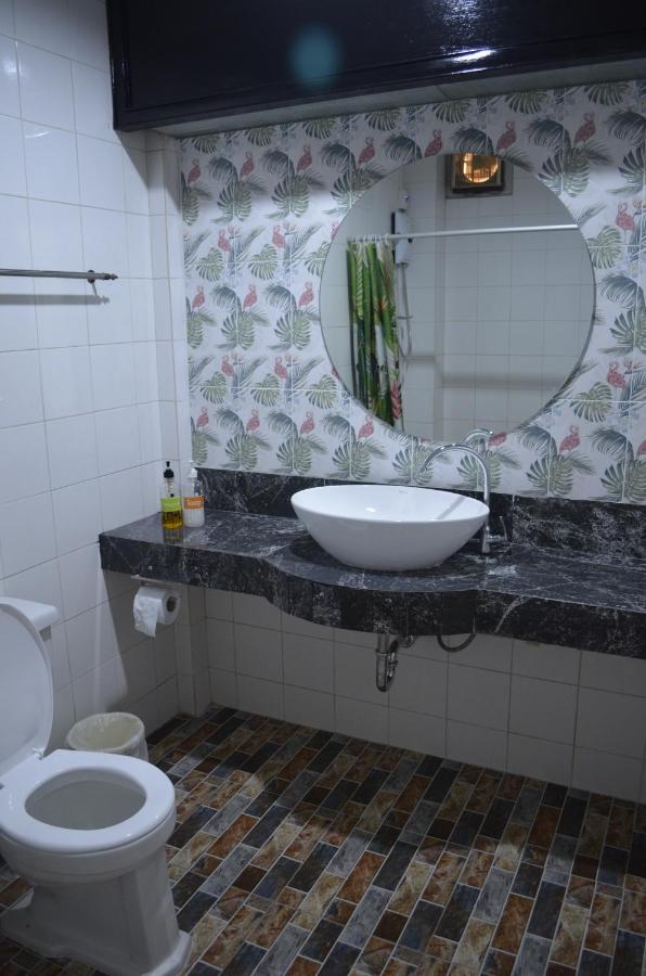 โรงแรมเมืองเพรียวอินน์ Mueang Phriao Inn Hotel Сарабури Экстерьер фото