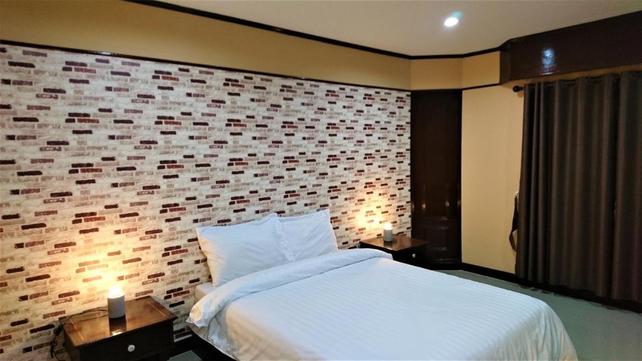 โรงแรมเมืองเพรียวอินน์ Mueang Phriao Inn Hotel Сарабури Экстерьер фото