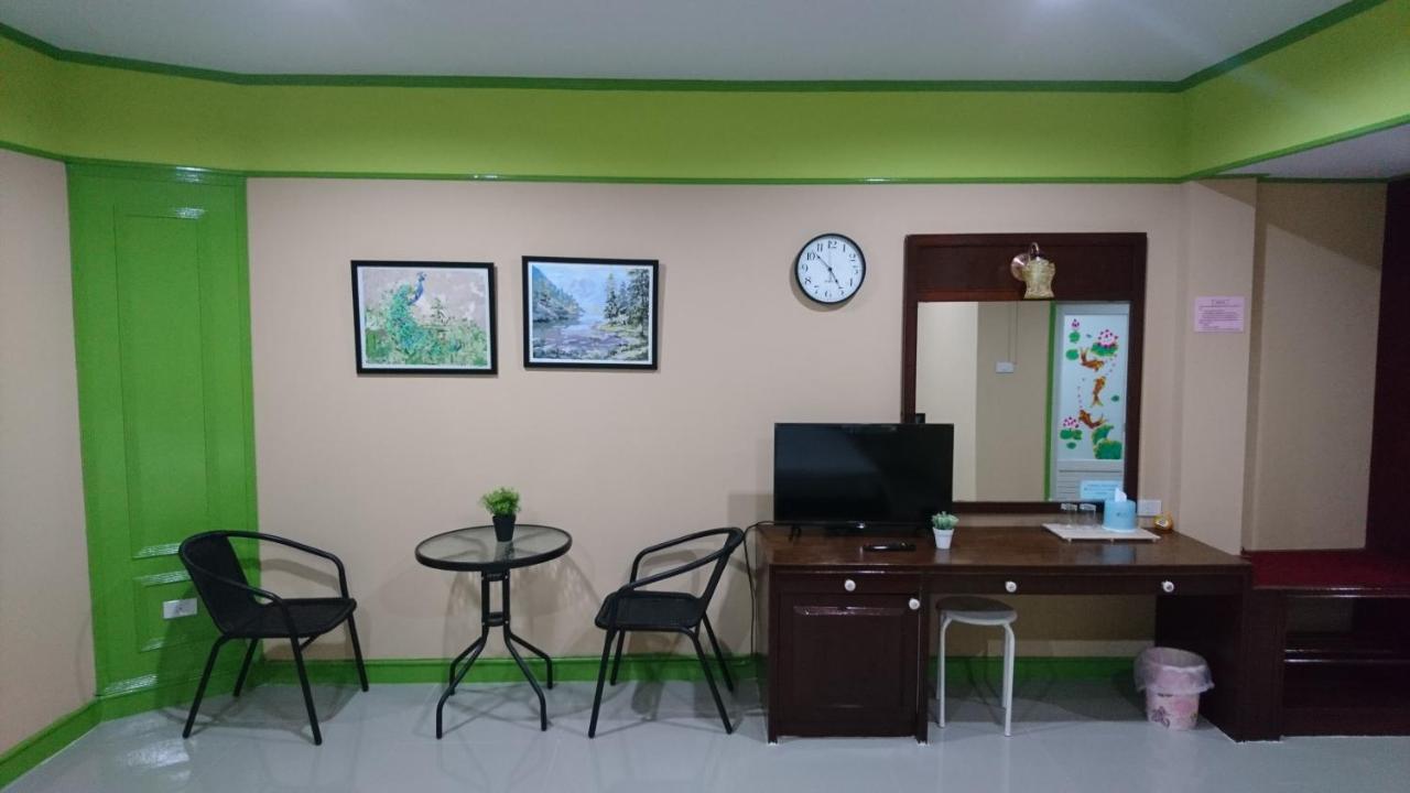 โรงแรมเมืองเพรียวอินน์ Mueang Phriao Inn Hotel Сарабури Экстерьер фото