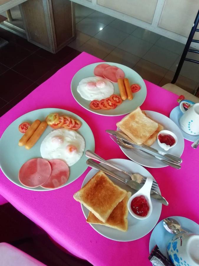 โรงแรมเมืองเพรียวอินน์ Mueang Phriao Inn Hotel Сарабури Экстерьер фото